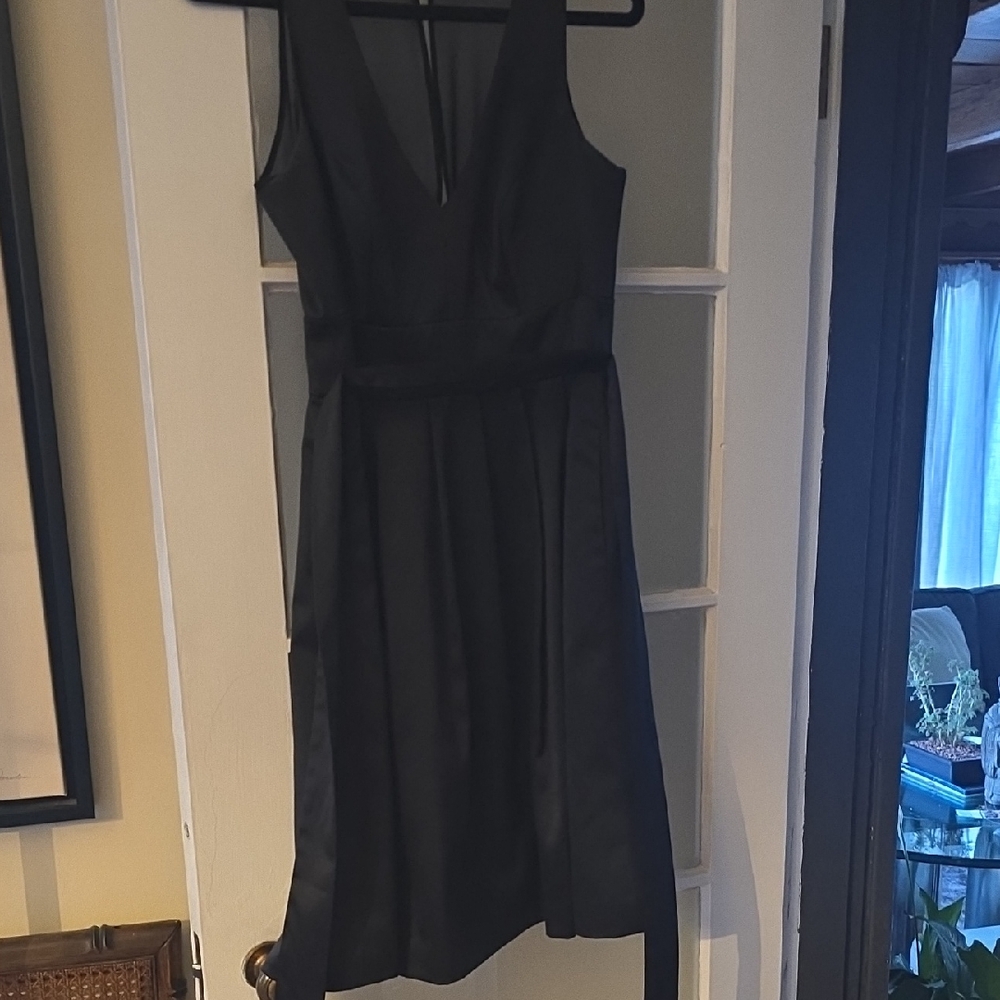 Elegant Black Sleeveless Dress